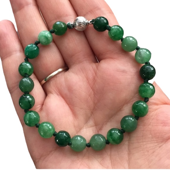 Vintage Jewelry - Genuine green agate bracelet